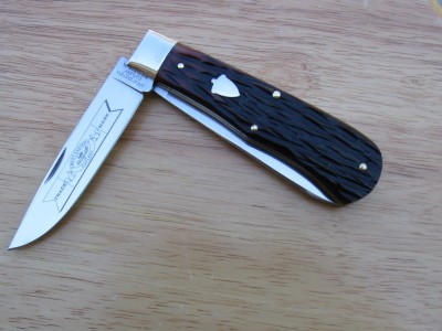 2007 #23 Amber Horse Cut Bone.JPG