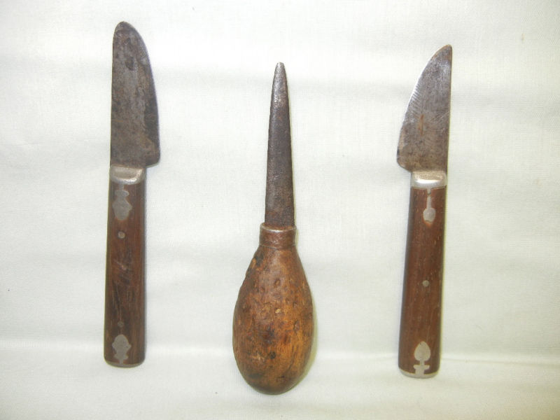 3 POUCH KNIVES - BLACK POWDER - KNIFE - POKE - BAG - PATCH-2.jpg