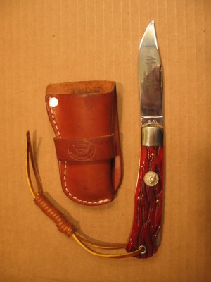 MM by sheath.JPG