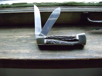Weidmannsheil Stag Trapper 2 Blade 2297-S Pile.JPG