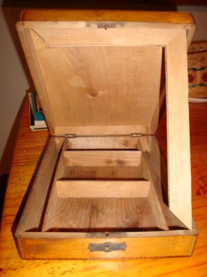 ger knife box2.JPG