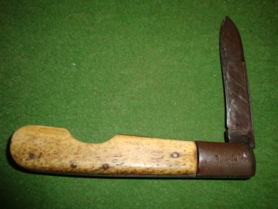 GER KNIFE.JPG