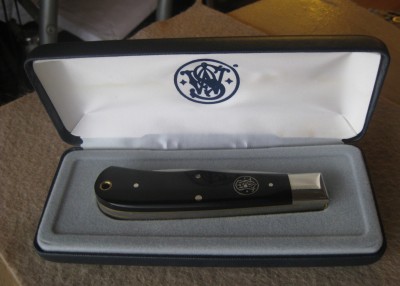 S&W slick black.JPG