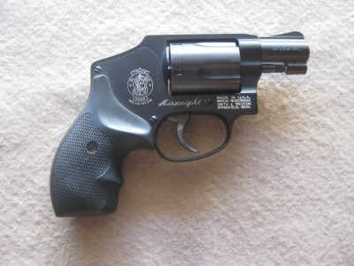Smith & Wesson.JPG